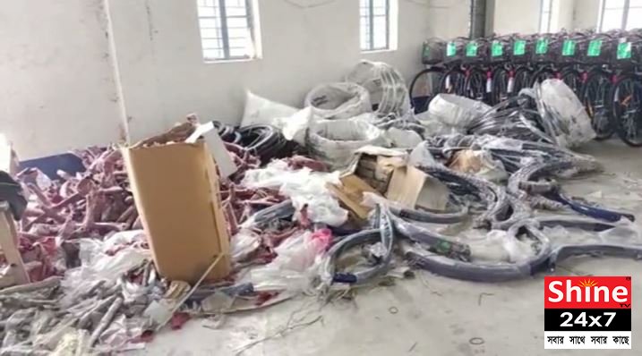 কমপ্লেক্সে