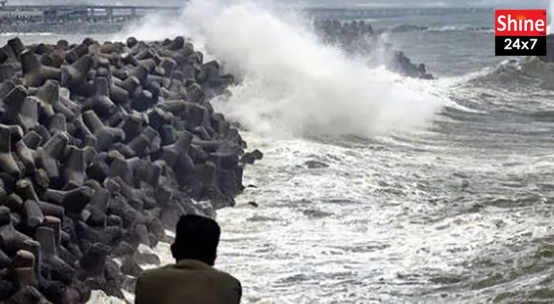 ঘূর্ণিঝড়ে