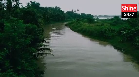 মুক্তধারায়