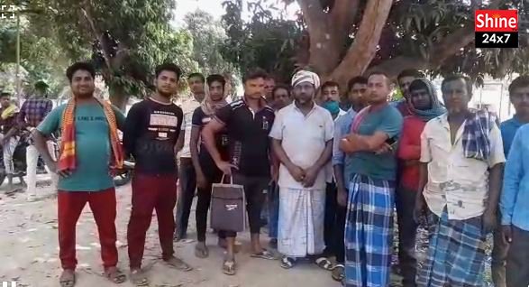 গৃহবধূকে
