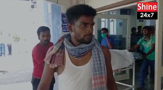 গৃহবধূকে