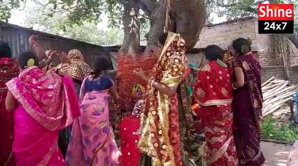 সমারোহে