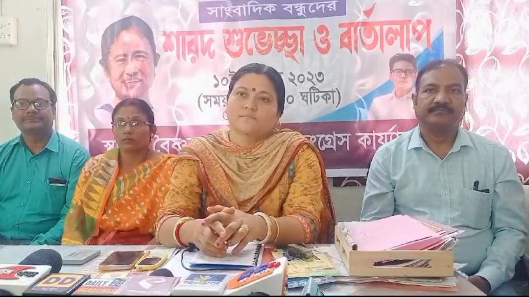 কেন্দ্রের একাধিক জনবিরোধী নীতির বিরোধিতায় এদিন দলীয় কার্যালয়ে সাংবাদিক সম্মেলন করলেন বৈষ্ণবনগরের বিধায়ক